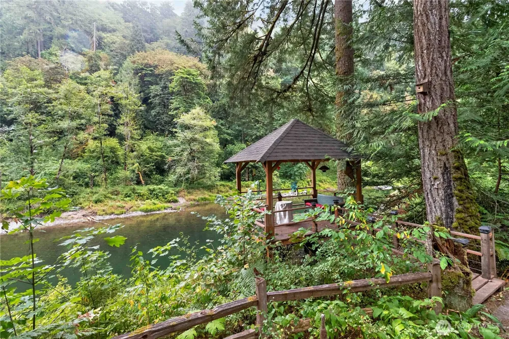 114 Merry Etta Drive Kalama, WA 98625