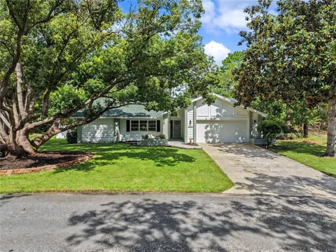 10 COLUBRINA COURT