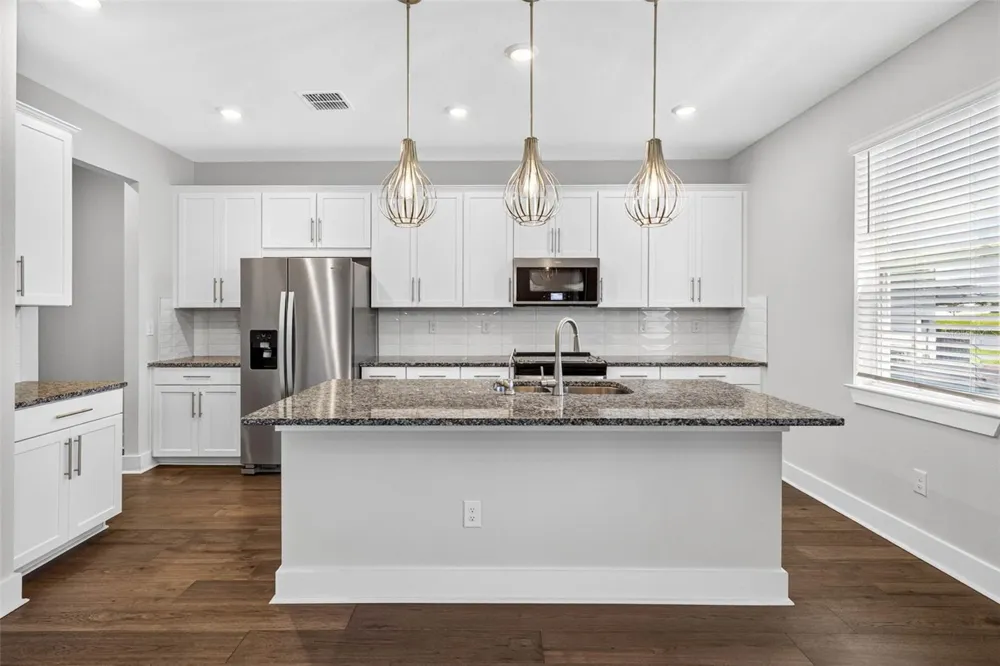 7182 HERON WALK LANE Wesley Chapel, FL 33545