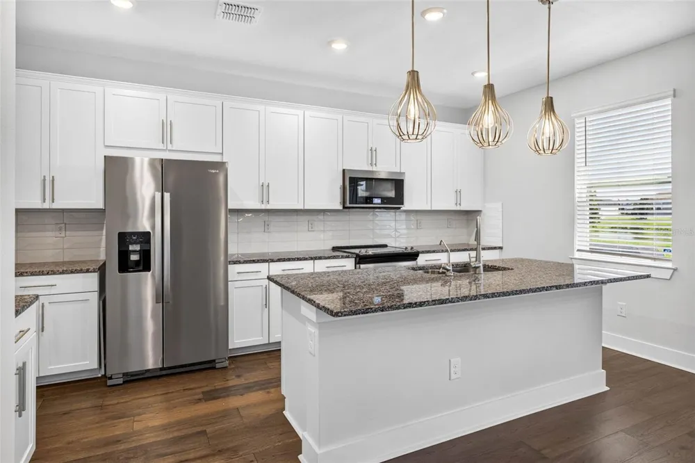 7182 HERON WALK LANE Wesley Chapel, FL 33545