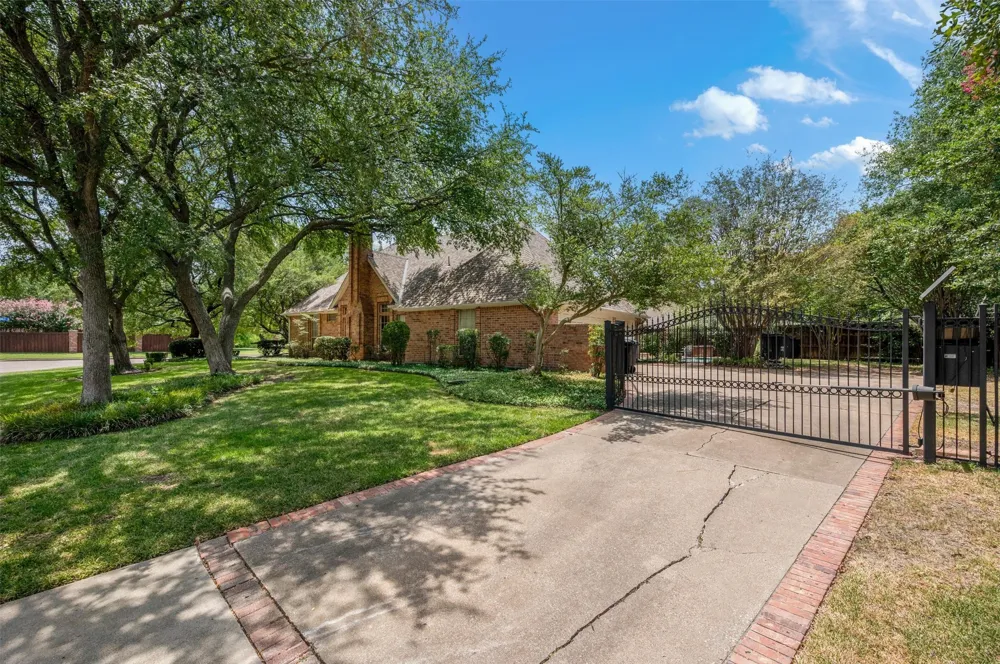 106 Charlottesville Avenue Colleyville, TX 76034
