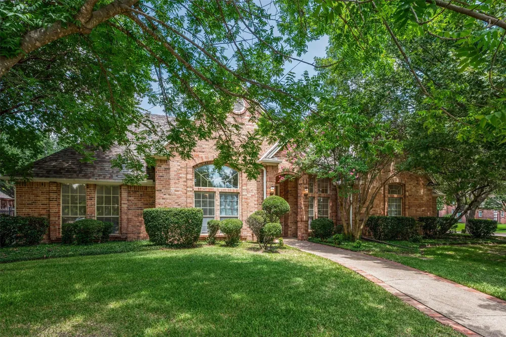 106 Charlottesville Avenue Colleyville, TX 76034