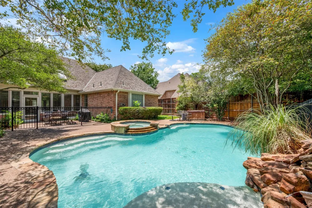 106 Charlottesville Avenue Colleyville, TX 76034