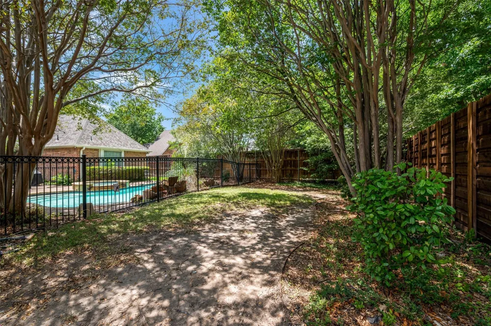 106 Charlottesville Avenue Colleyville, TX 76034
