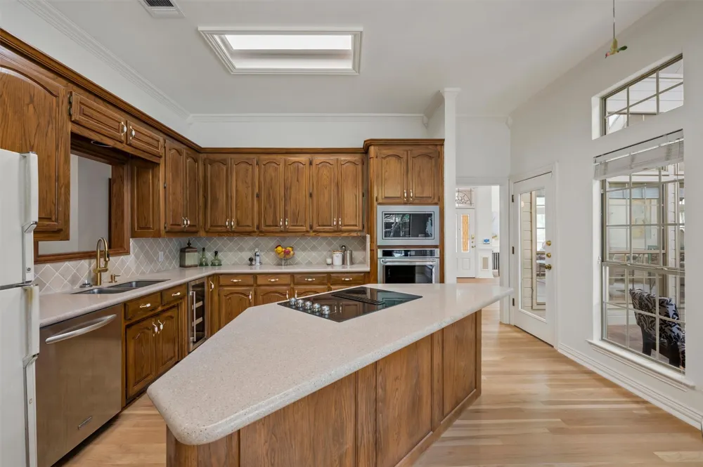 106 Charlottesville Avenue Colleyville, TX 76034