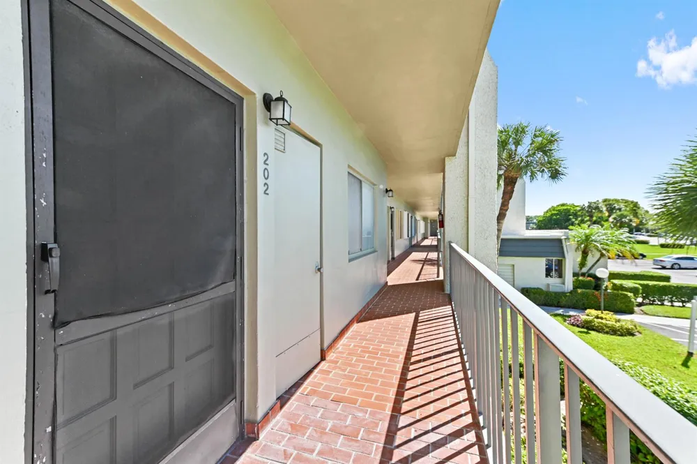4080 Tivoli Court #202 Lake Worth, FL 33467
