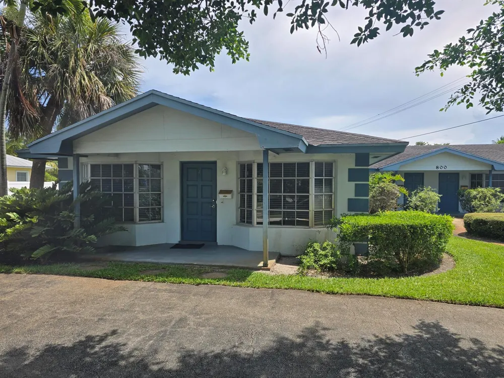 800 Ibis Way #4 North Palm Beach, FL 33408