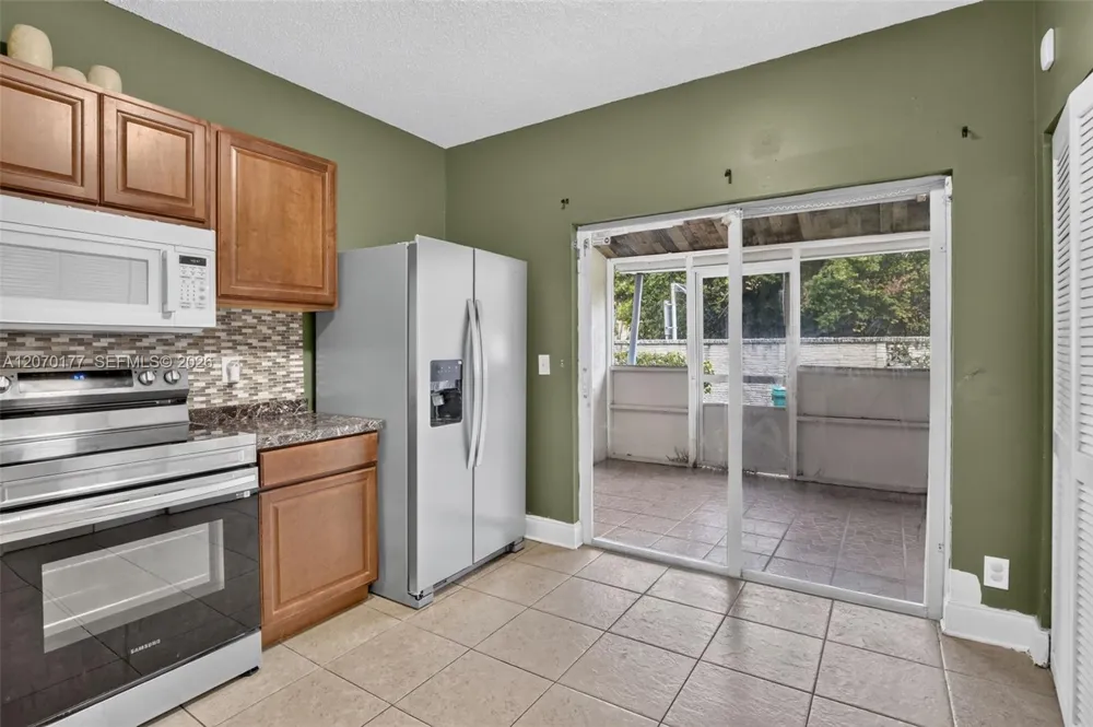 4902 SW 31st Ter Dania Beach, FL 33312