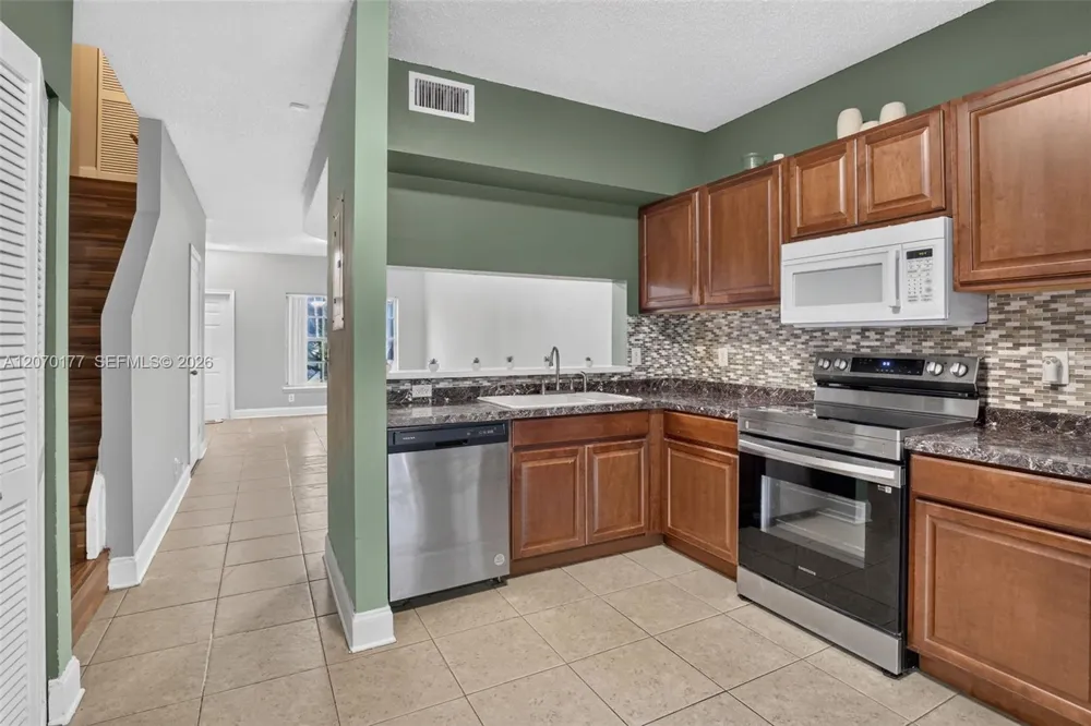 4902 SW 31st Ter Dania Beach, FL 33312