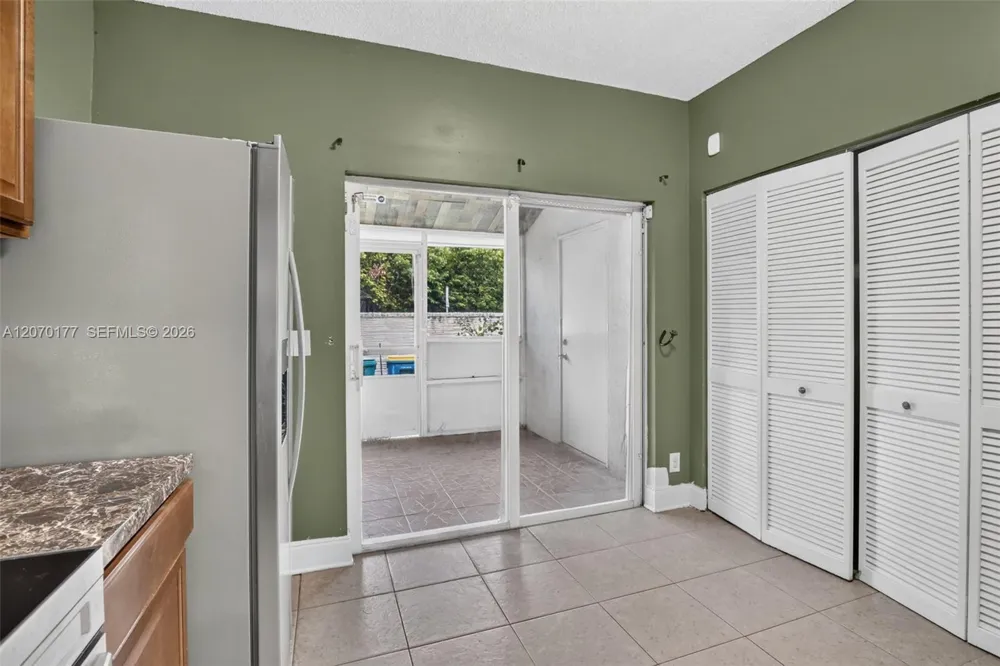 4902 SW 31st Ter Dania Beach, FL 33312