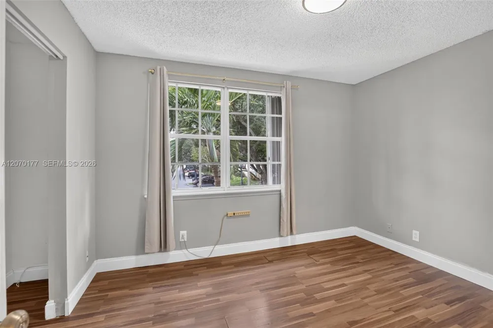 4902 SW 31st Ter Dania Beach, FL 33312