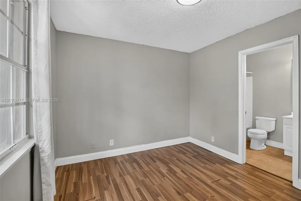 4902 SW 31st Ter Dania Beach, FL 33312