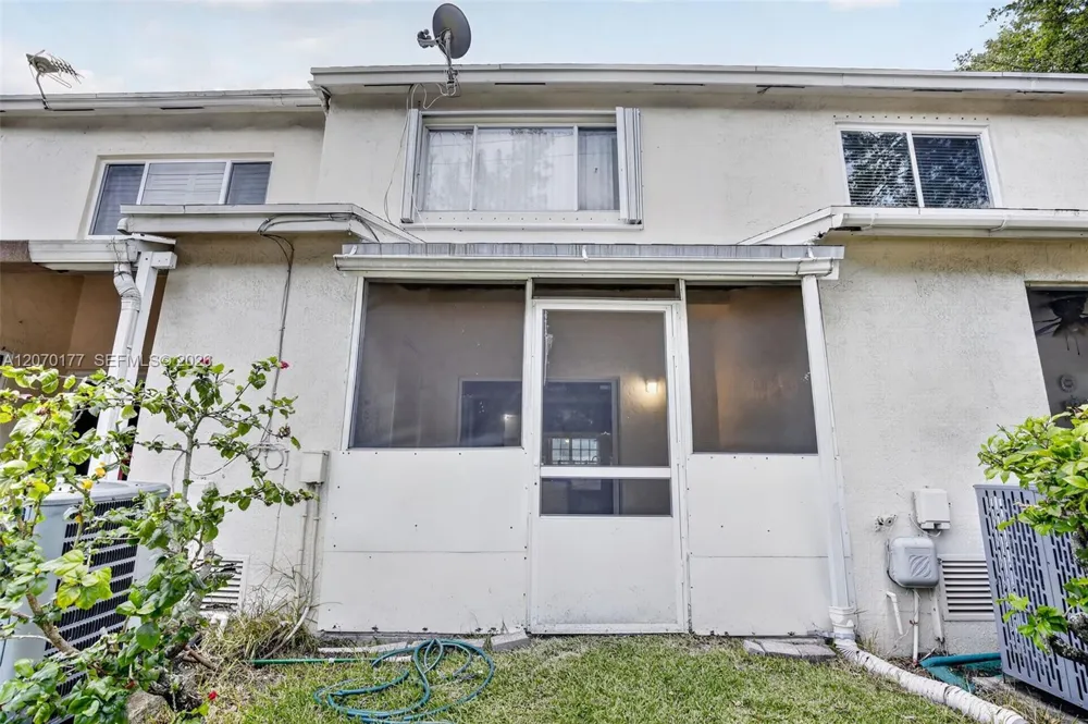 4902 SW 31st Ter Dania Beach, FL 33312