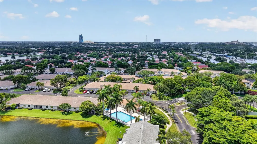 4902 SW 31st Ter Dania Beach, FL 33312