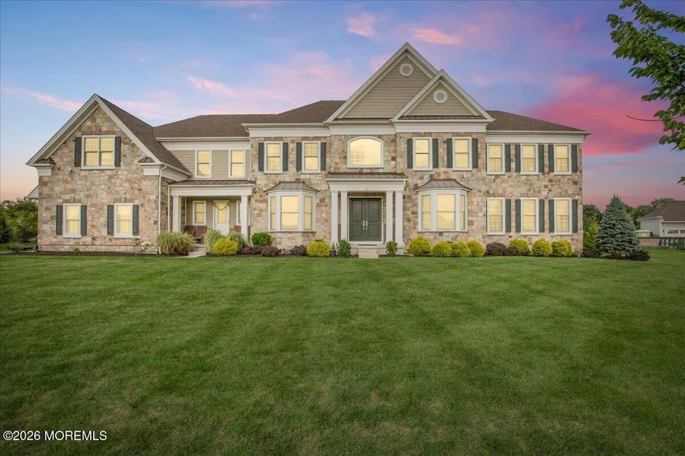 4 Prestwick Court Holmdel, NJ 07733