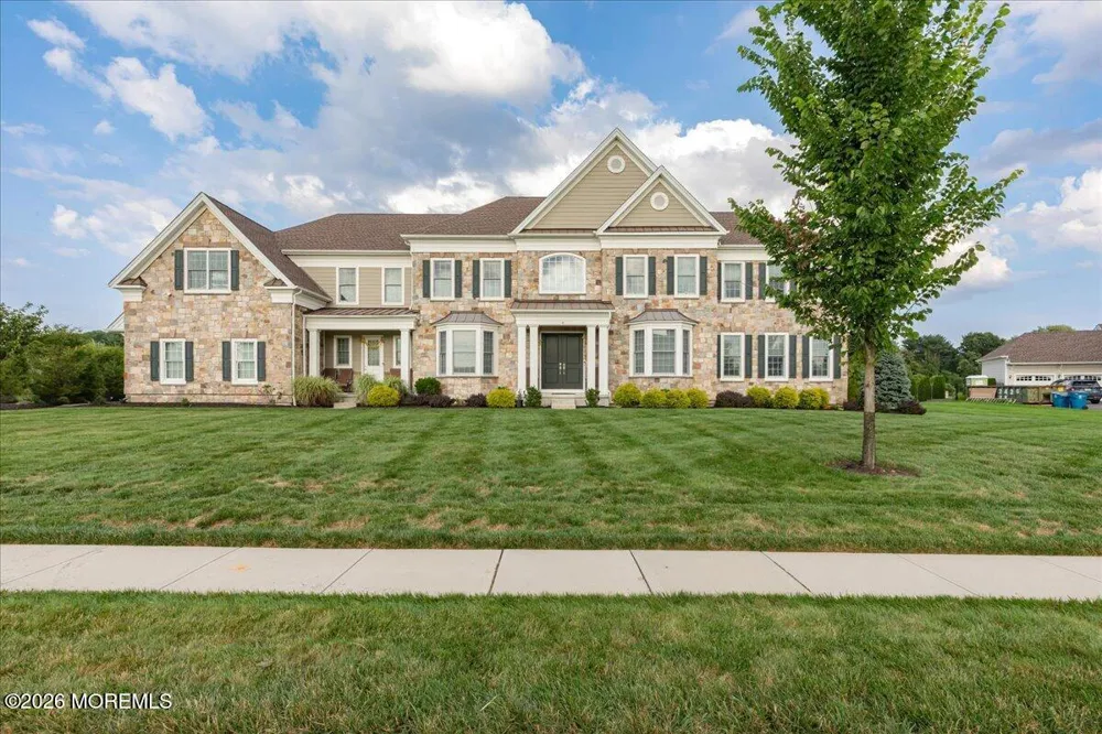 4 Prestwick Court Holmdel, NJ 07733