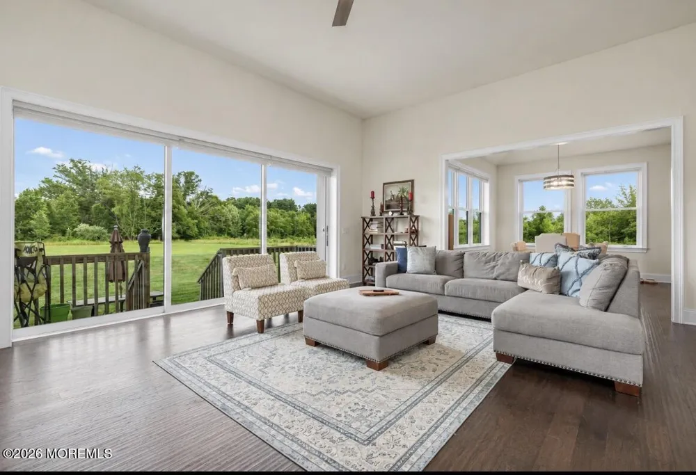 4 Prestwick Court Holmdel, NJ 07733