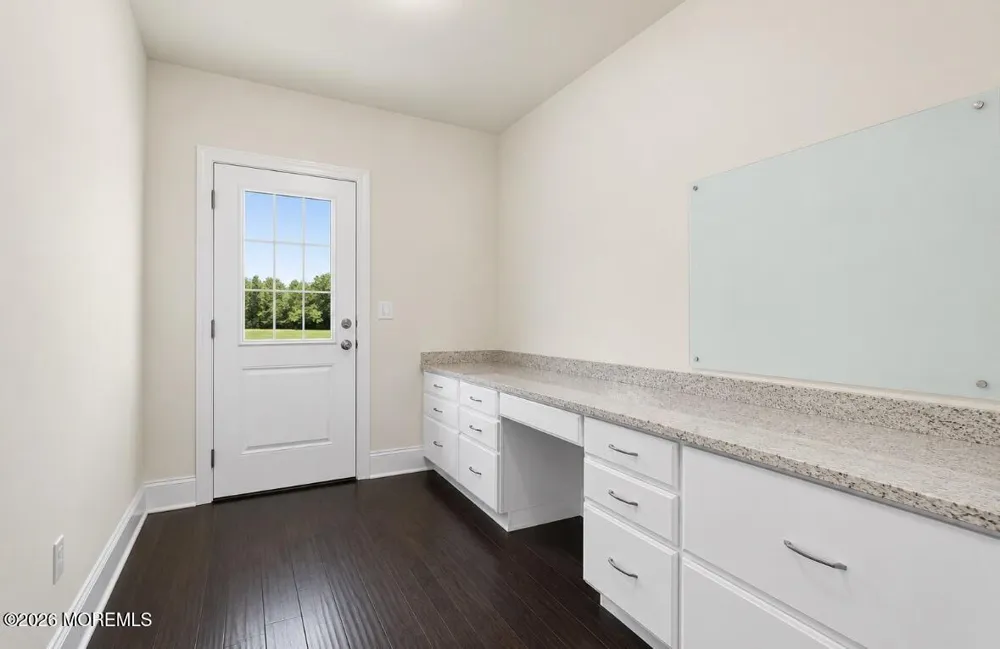 4 Prestwick Court Holmdel, NJ 07733