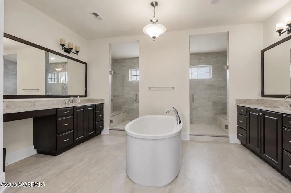 4 Prestwick Court Holmdel, NJ 07733
