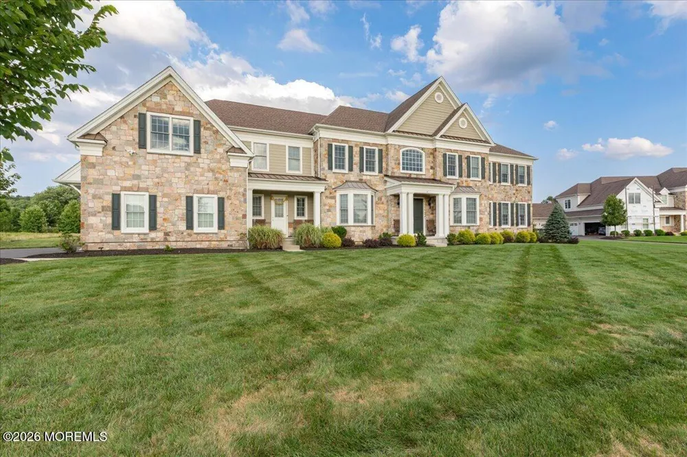 4 Prestwick Court Holmdel, NJ 07733
