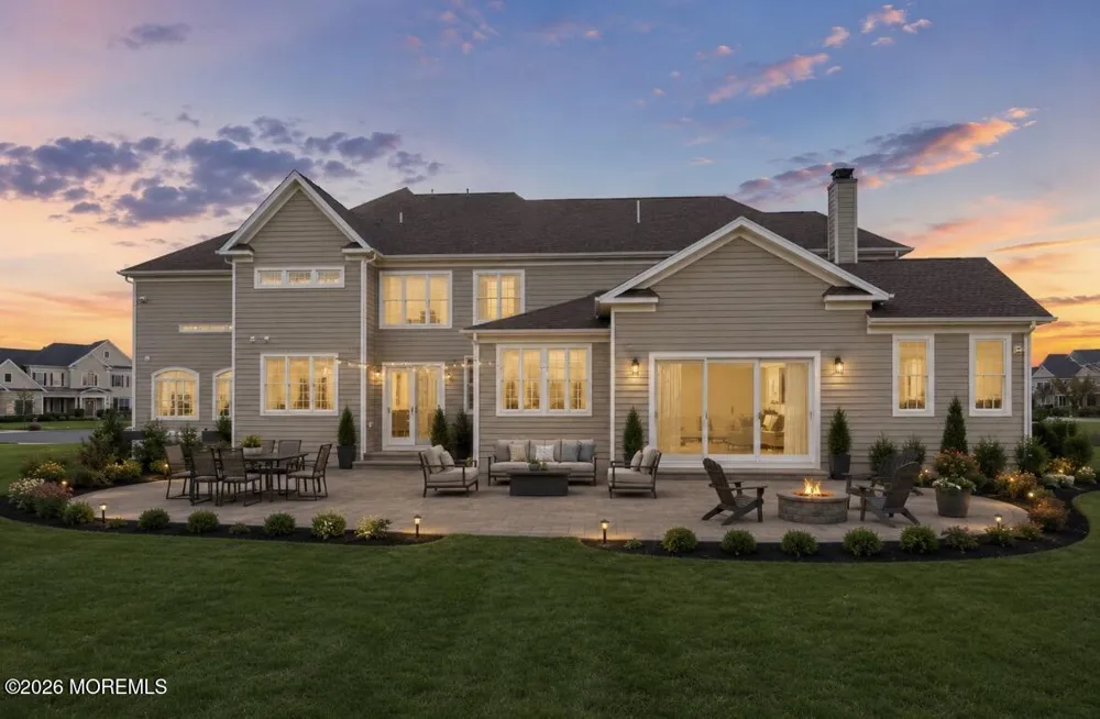 4 Prestwick Court Holmdel, NJ 07733