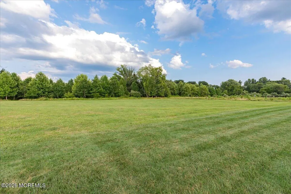 4 Prestwick Court Holmdel, NJ 07733