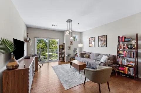 1122 Litton Ave #319