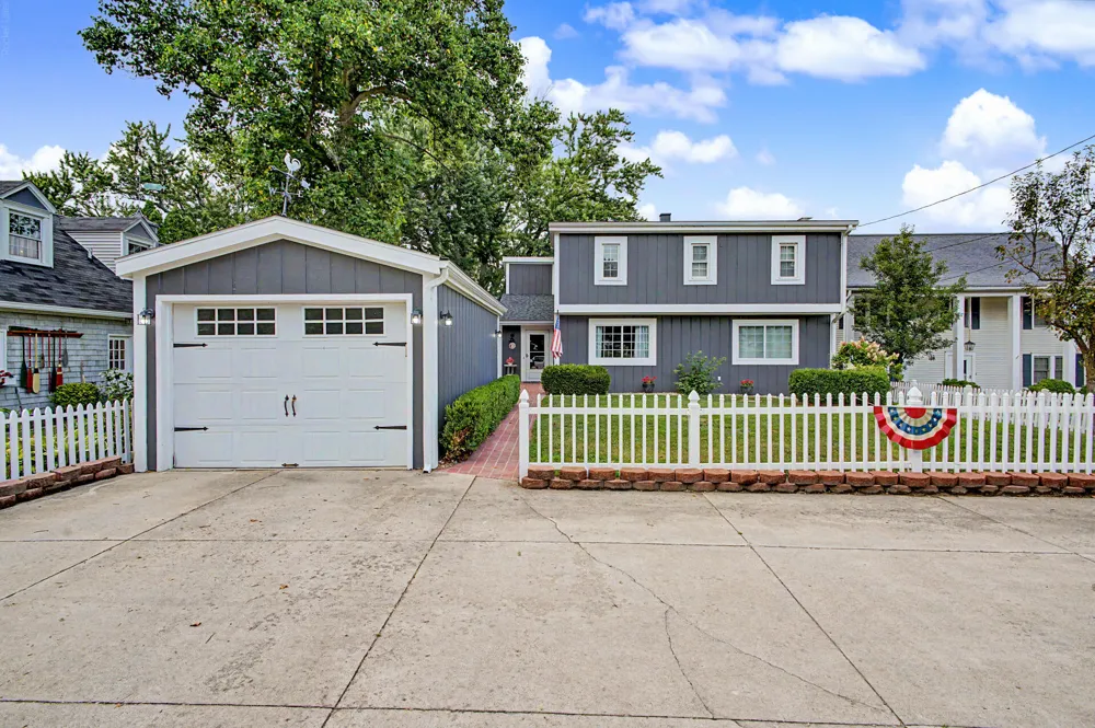 2124 Ash Te Wette Beach Drive Cambria Township, MI 49242