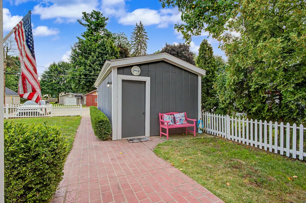 2124 Ash Te Wette Beach Drive Cambria Township, MI 49242