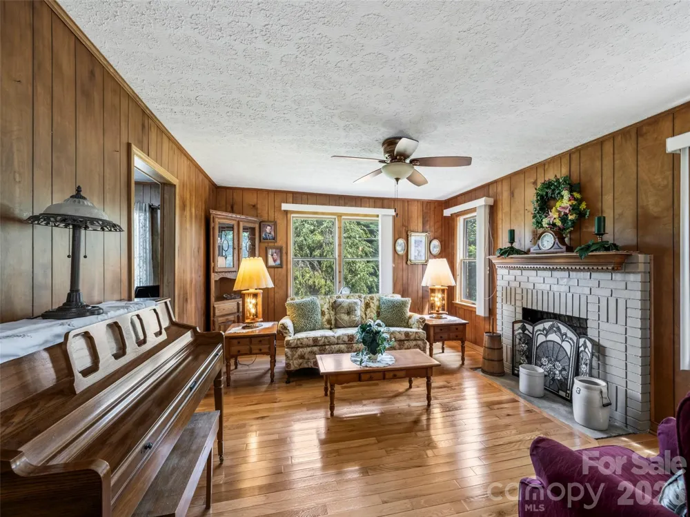 53 Salem Road Weaverville, NC 28787