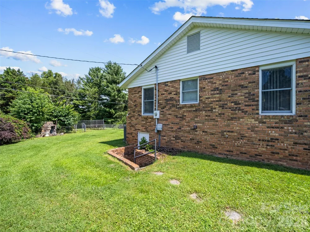 53 Salem Road Weaverville, NC 28787