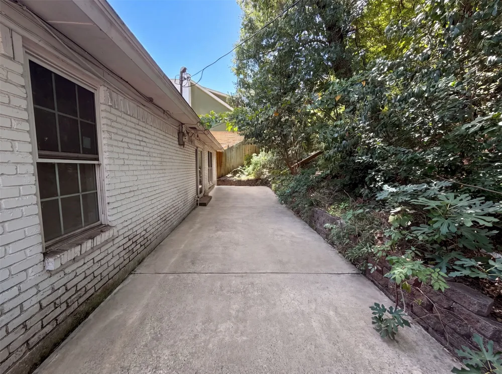 3969 Lost Creek Drive Dallas, TX 75224