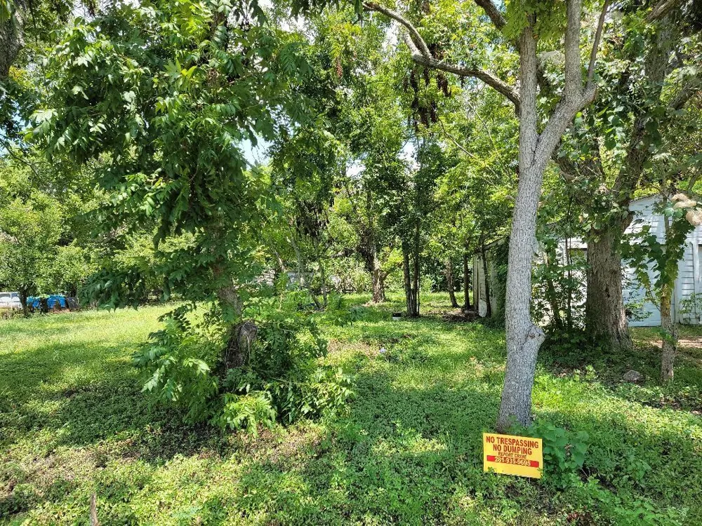 421 Avenue B La Marque, TX 77568