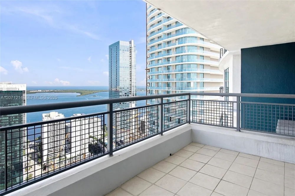 60 SW 13th St #4602 Miami, FL 33130