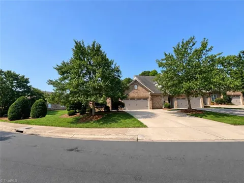 2613 Saintsbury Drive