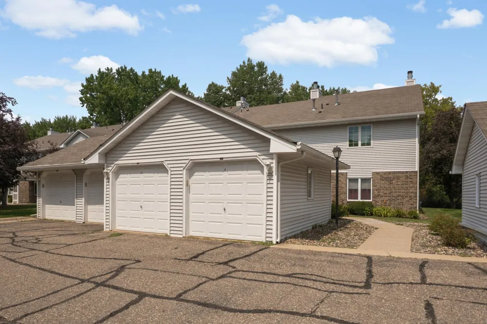3575 Blue Jay Way #103 Eagan, MN 55123