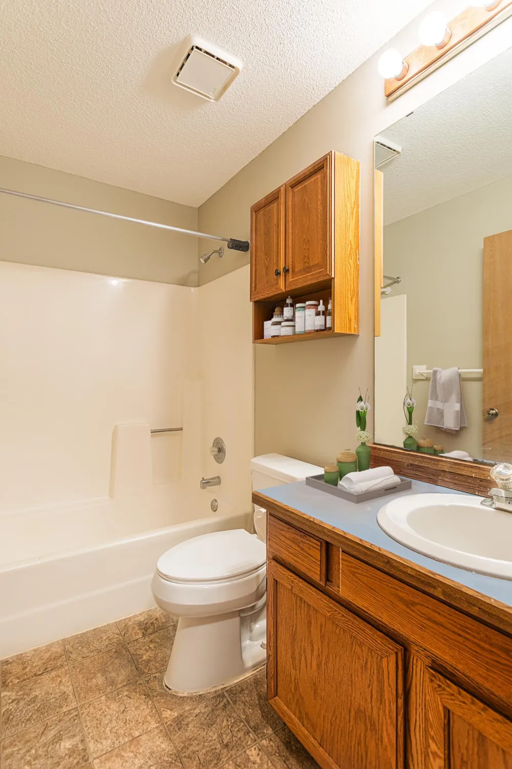 3575 Blue Jay Way #103 Eagan, MN 55123