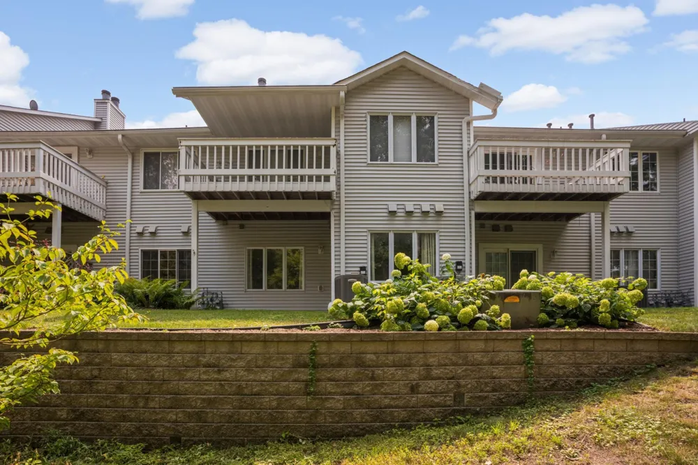 3575 Blue Jay Way #103 Eagan, MN 55123