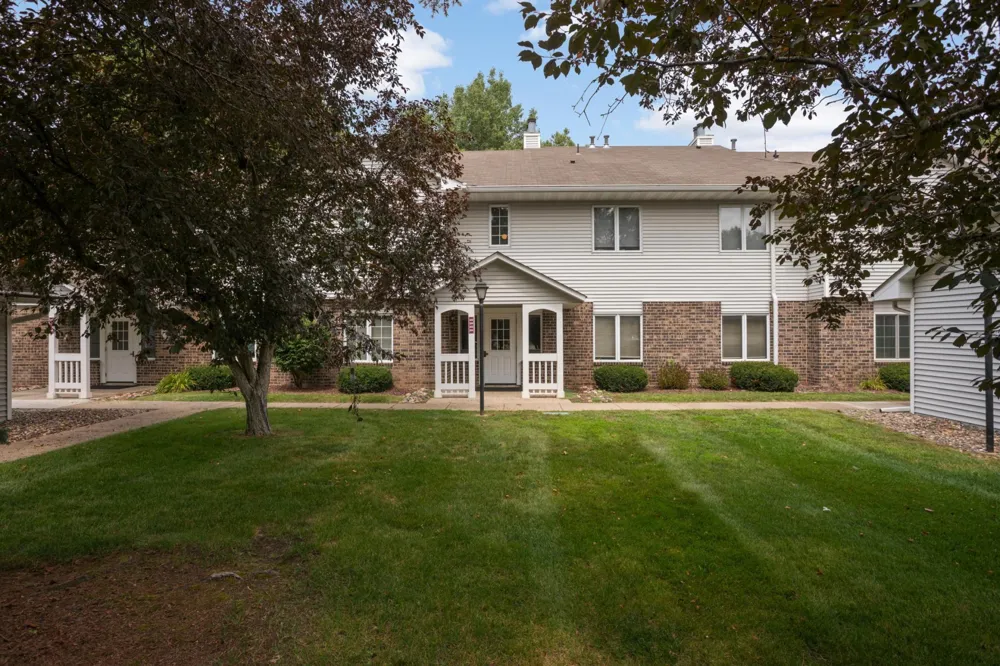 3575 Blue Jay Way #103 Eagan, MN 55123