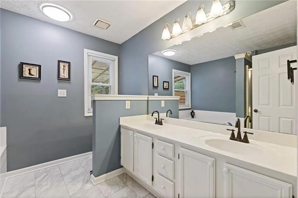 3915 Ivy Run Circle Duluth, GA 30096