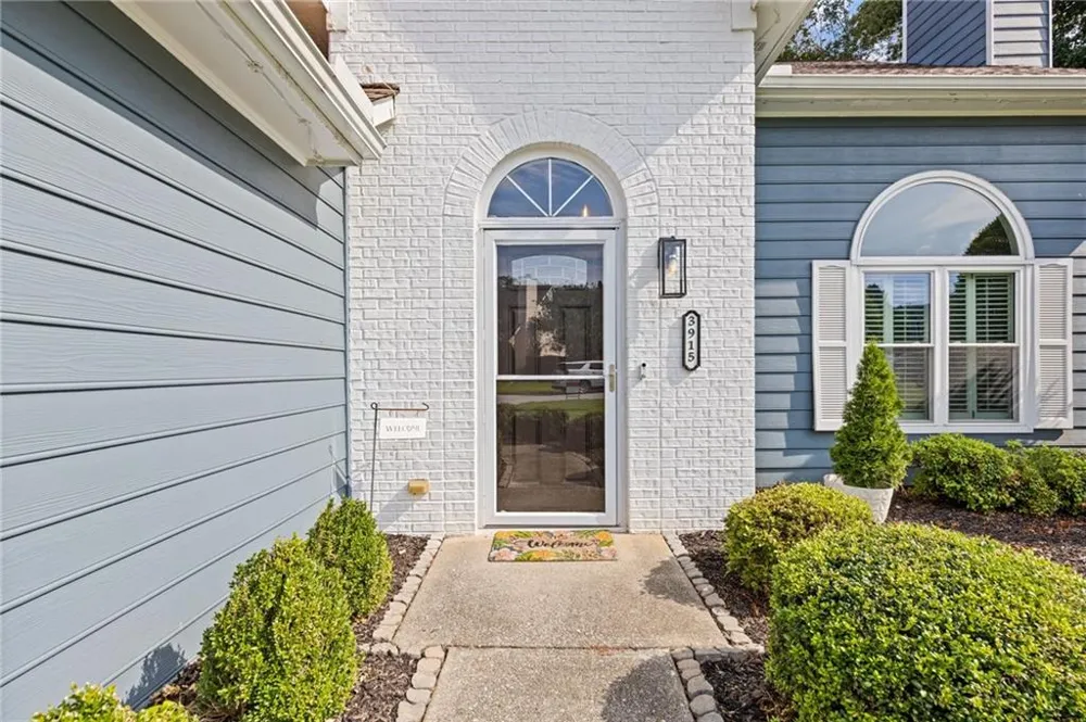 3915 Ivy Run Circle Duluth, GA 30096