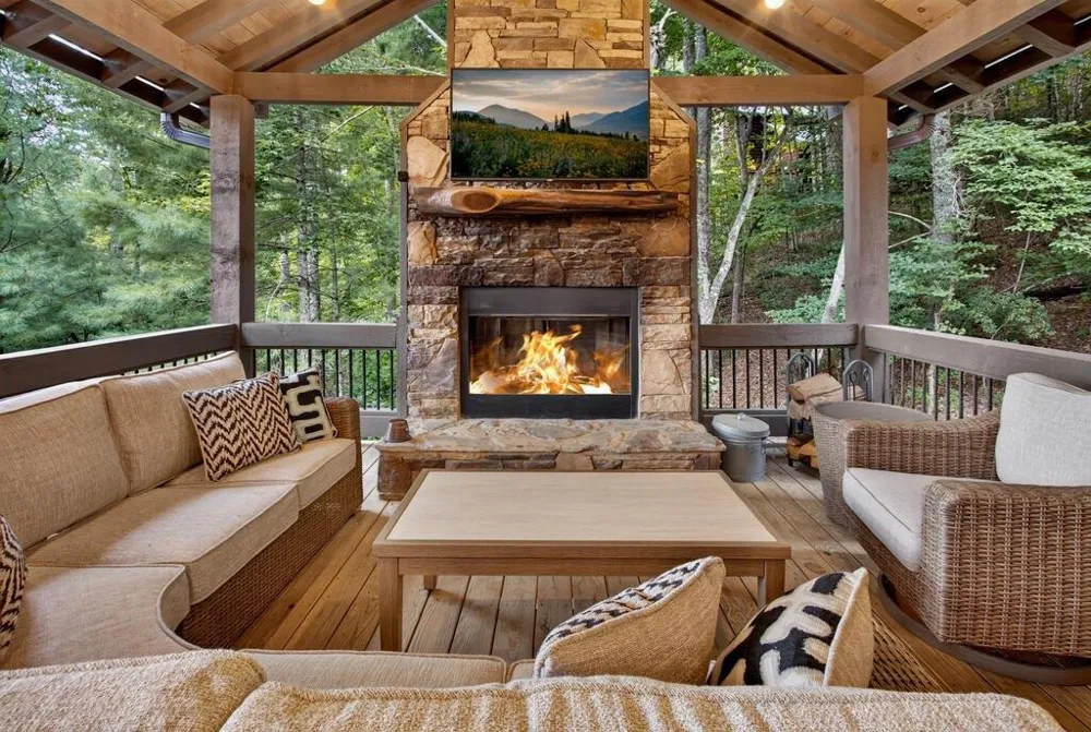 50 Broken Arrow Path Blue Ridge, GA 30513