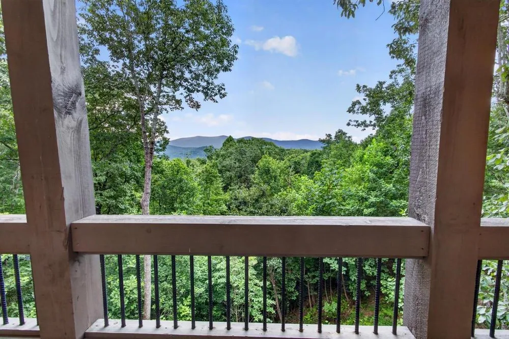 50 Broken Arrow Path Blue Ridge, GA 30513