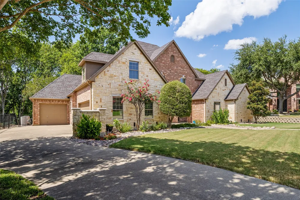 2409 Legend Drive Heath, TX 75032