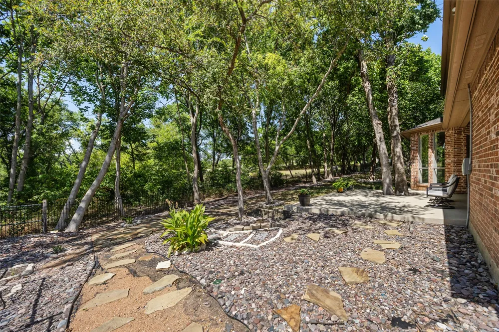 2409 Legend Drive Heath, TX 75032