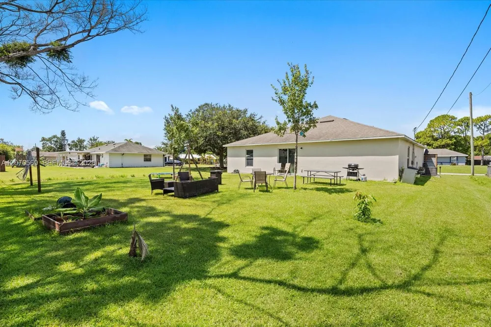 1671 SE Seashore Ln Port St. Lucie, FL 34983