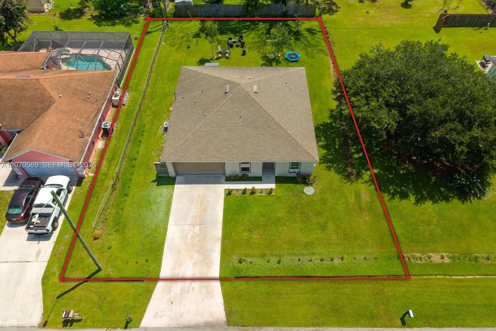 1671 SE Seashore Ln Port St. Lucie, FL 34983
