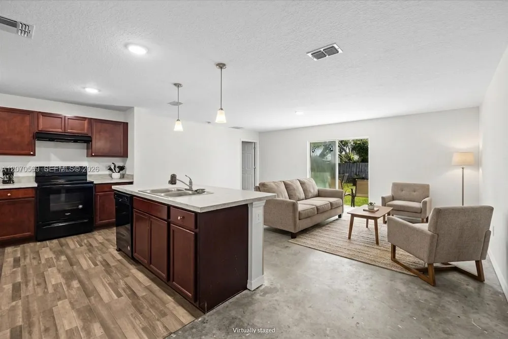 1671 SE Seashore Ln Port St. Lucie, FL 34983