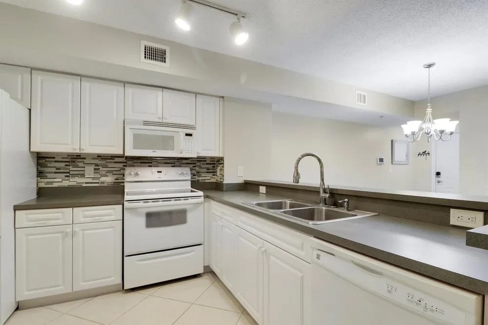 236 VILLAGE BOULEVARD #1106 Tequesta, FL 33469