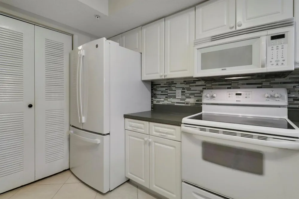 236 VILLAGE BOULEVARD #1106 Tequesta, FL 33469